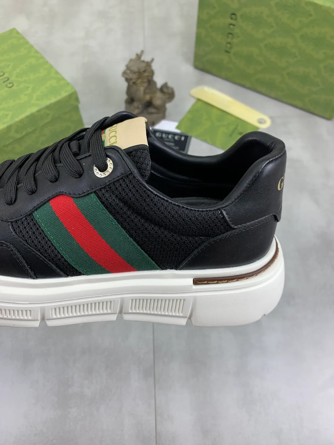 Men's shoes 💰P400💰[New style]🆘 The latest model from Gucci GUCCI official website🎁Classic casual and fashionable men's shoes👟Best model💥The style is simple and elegant, exclusive for trendy men. Unique official website latest brand elements👑Gucci original decoration, fashionable and generous, original soft calfskin fabric➕Comfortable soft first-layer pigskin lining ✅The official website specifies wear-resistant casual outsole, the classic model is photographed in real life🎬Color: 2️⃣colors available😍Number of codes: 38-44